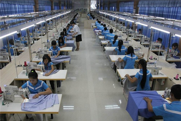 佛山某制衣廠采購(gòu)蒸汽熱源機(jī)提高生產(chǎn)制造!